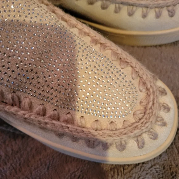 Brand New! Blondo Ava Waterproof Faux-Fur & Suede Mocassin Sneakers - Picture 3 of 5